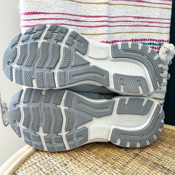 Brooks Shoes Brooks Ghost 5 Oyster Alloy White Roadrunning Sneakers Womens Size 12 Poshmark